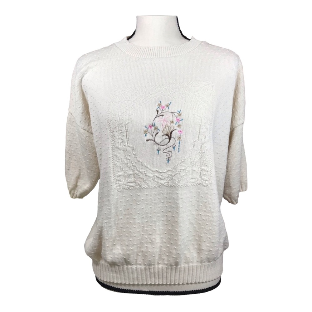 College point Vintage crocheted design sweater